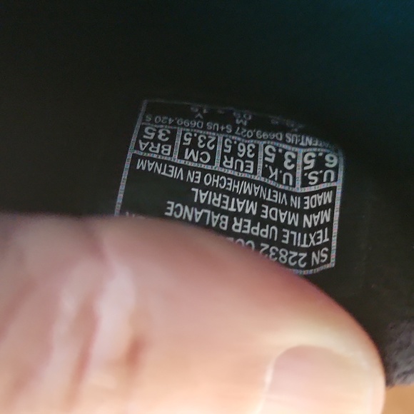 Sketchers, Sz 6.5, Textile Upper, Balance Man Made Material, Black, Hardly Worn - Picture 9 of 9